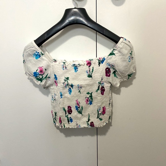 White Floral Off the Shoulders Crop Top - Picture 2 of 3